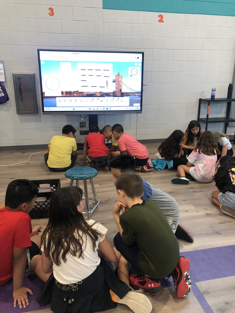 Who wants to sit and listen to rules and procedures when you can learn them during a scavenger hunt?! Ss used problem solving, sentence stems, and cardiovascular activity to learn gym expectations. They even decoded a puzzle with all the clues they found. #PlayLikeAFox #FoxPE