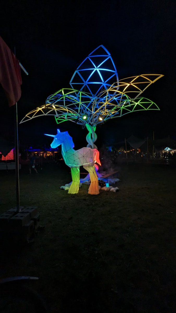 #cccamp23 schon schön was wieder so an Installationen läuft. Hauptsache alle haben Spaß am Gerät.