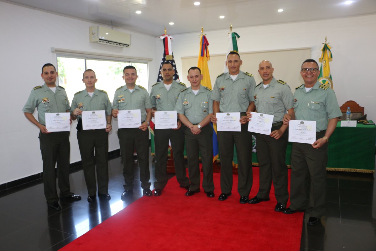 Dirección de Educación Policial tweet media