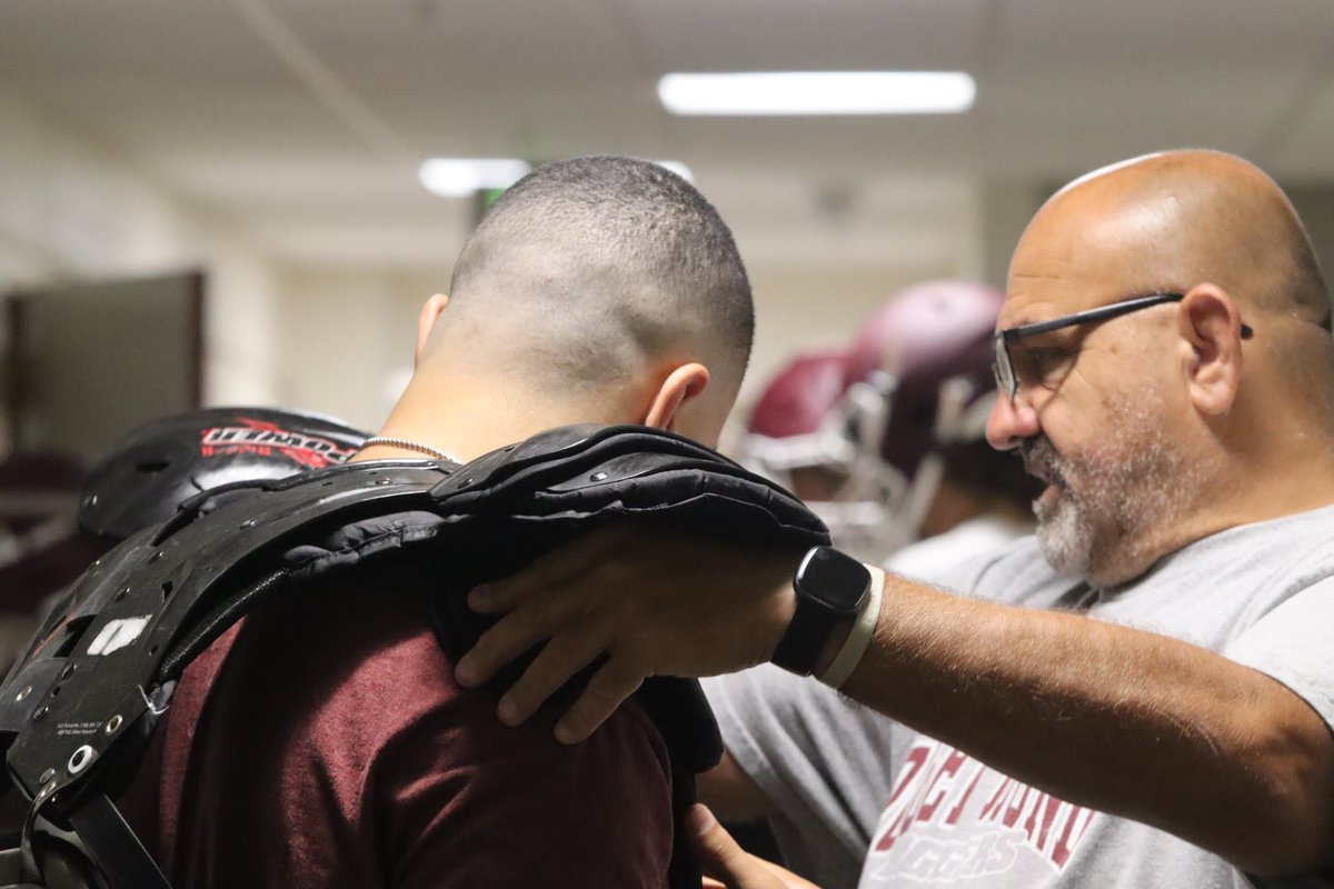 jeffthomas4's tweet photo. To all the coaches driving the success behind Logger Football – your contributions are invaluable. Thank you for being part of our team's journey. 🏈 #LoggerPride https://t.co/zzicbjyWhS