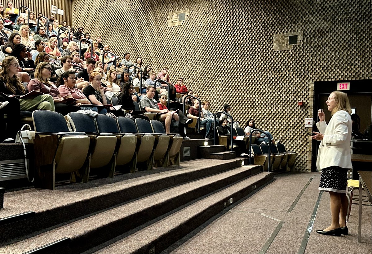 IUnursing's tweet photo. Today, IU School of Nursing in Indianapolis welcomed 160 new traditional and accelerated Bachelor of Science in Nursing students during New Student Orientation. We couldn't be more excited for these new students as they begin their journeys to become future #IUnurses! 🩺💉❤️ https://t.co/cM8jAqRFCm