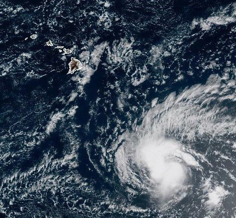 NWSHonolulu's tweet image. Tropical Storm Greg is forecast to turn toward the west on Thursday, then shift toward the west-southwest on Friday. Maximum sustained winds are near 50 m with higher gusts. Some strengthening is expected through the next day, followed by weakening Thursday and Friday. #hiwx