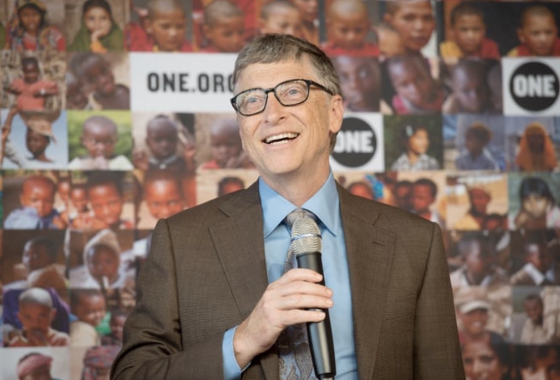 liz_churchill10's tweet photo. Bill Gates has enough money to end World Hunger, End Poverty and Clean our Oceans…but instead he chooses to Block the Sun, Create Fake Meat made from Cancer…and most importantly…produces TOXIC ‘vaccines’ for 9 Billion People…and no one is asking why? https://t.co/qWz4Zxechy