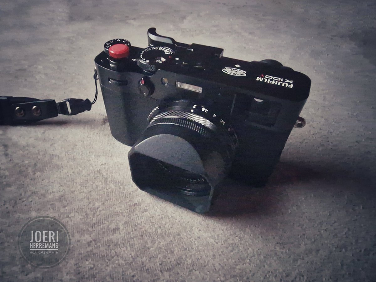 JoeriHerremans's tweet photo. My Fuji X100V Tuned by JJC - Haoge and Lensmate #x100v #x100vfujifilm #fujifilm #fuji #fujix100v #jjc #haoge #fotografie #photography #lensmate #photographyequipment #streetphotography @fujixpassion https://t.co/F5rHnpbSn5