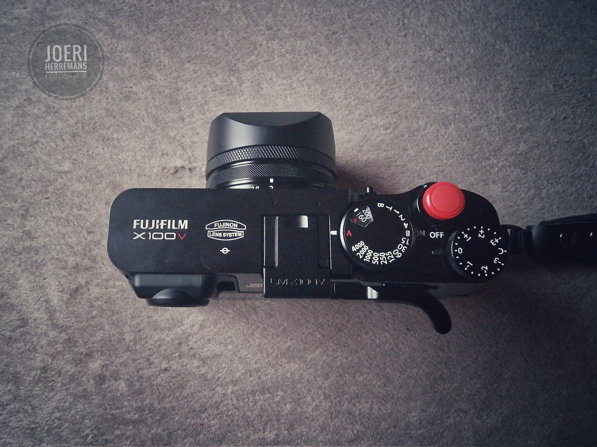 JoeriHerremans's tweet photo. My Fuji X100V Tuned by JJC - Haoge and Lensmate #x100v #x100vfujifilm #fujifilm #fuji #fujix100v #jjc #haoge #fotografie #photography #lensmate #photographyequipment #streetphotography @fujixpassion https://t.co/F5rHnpbSn5