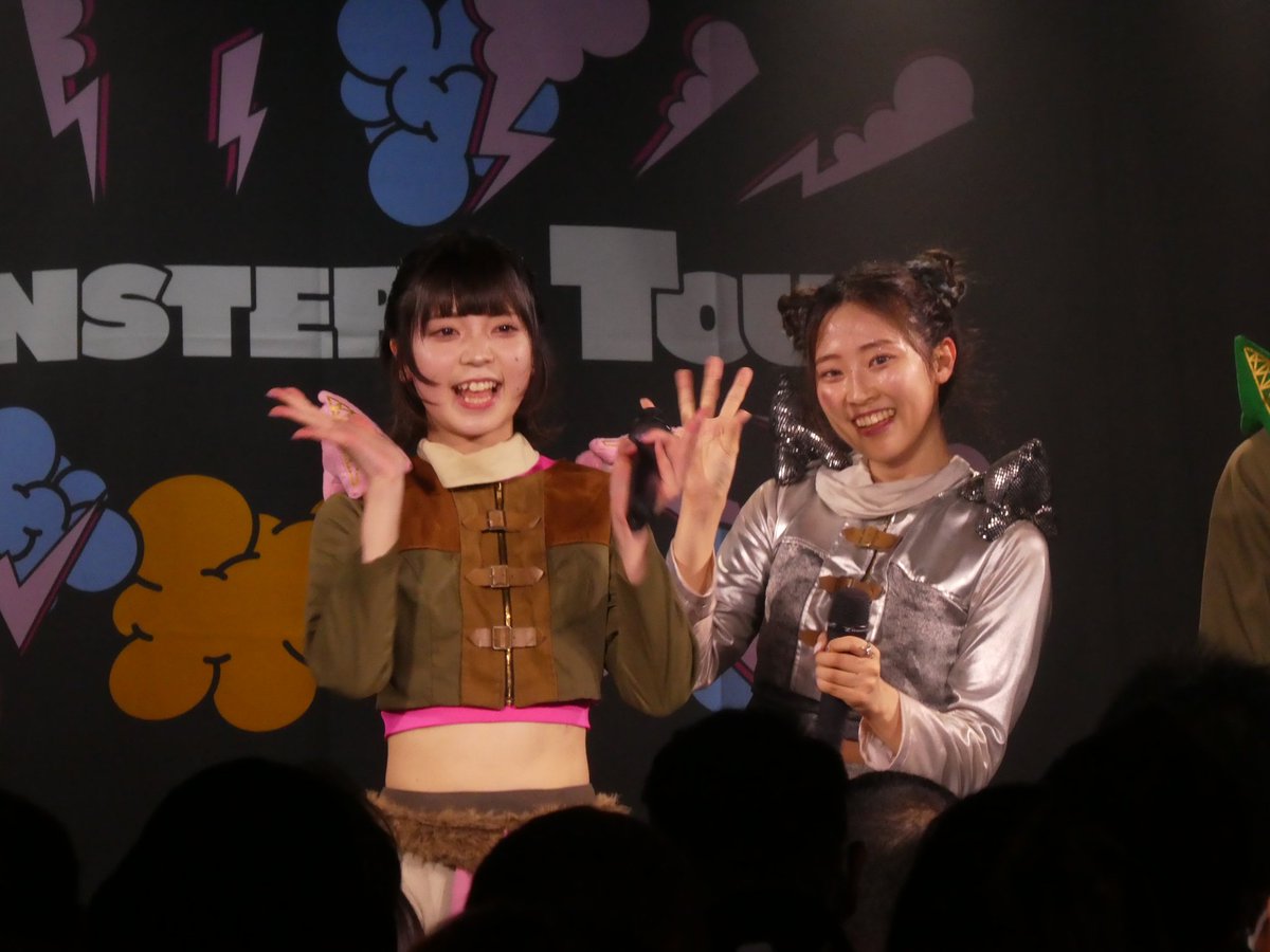kometsubu0203's tweet photo. 今日は待ちに待ったツアーファイナル!
ミユキ復活後の初めてのライブだし、モモチは無事にフォロワー1万人突破したし、本当に楽しみ過ぎる(*^^*)
端っこの方から全力で楽しみたいと思います!
今日参加される方々、一緒に楽しみましょう!!!
#豆柴の大群
#MONSTERTOUR https://t.co/fMPPjrg3TR