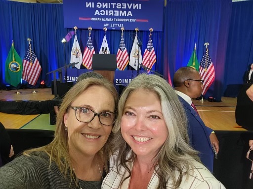 Chamber CEO Rachel Smith got to hear @VP Kamala Harris speak at Chamber member @lifeatmckinstry this morning. We were thrilled to see @SenatorCantwell, @GovInslee, @MayorofSeattle, @lifeatmckinstry's Dean Allen, @SODO_BIA's Erin Goodman, and @waDSHS' Jilma Meneses there!