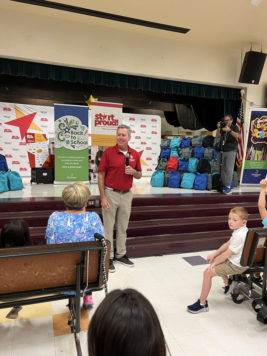MrsBennettReads's tweet photo. Today we felt the ❤️ from the business community. Every student received a backpack full of supplies and teachers received a generous donation for supplies. Thank you ODP Corp.
 @officedepot and @DomtarEveryday @pbcsd @southPbcsd @BocaRatonElem @rhelfe @EducationFdnPBC https://t.co/IsfaCVVfv1