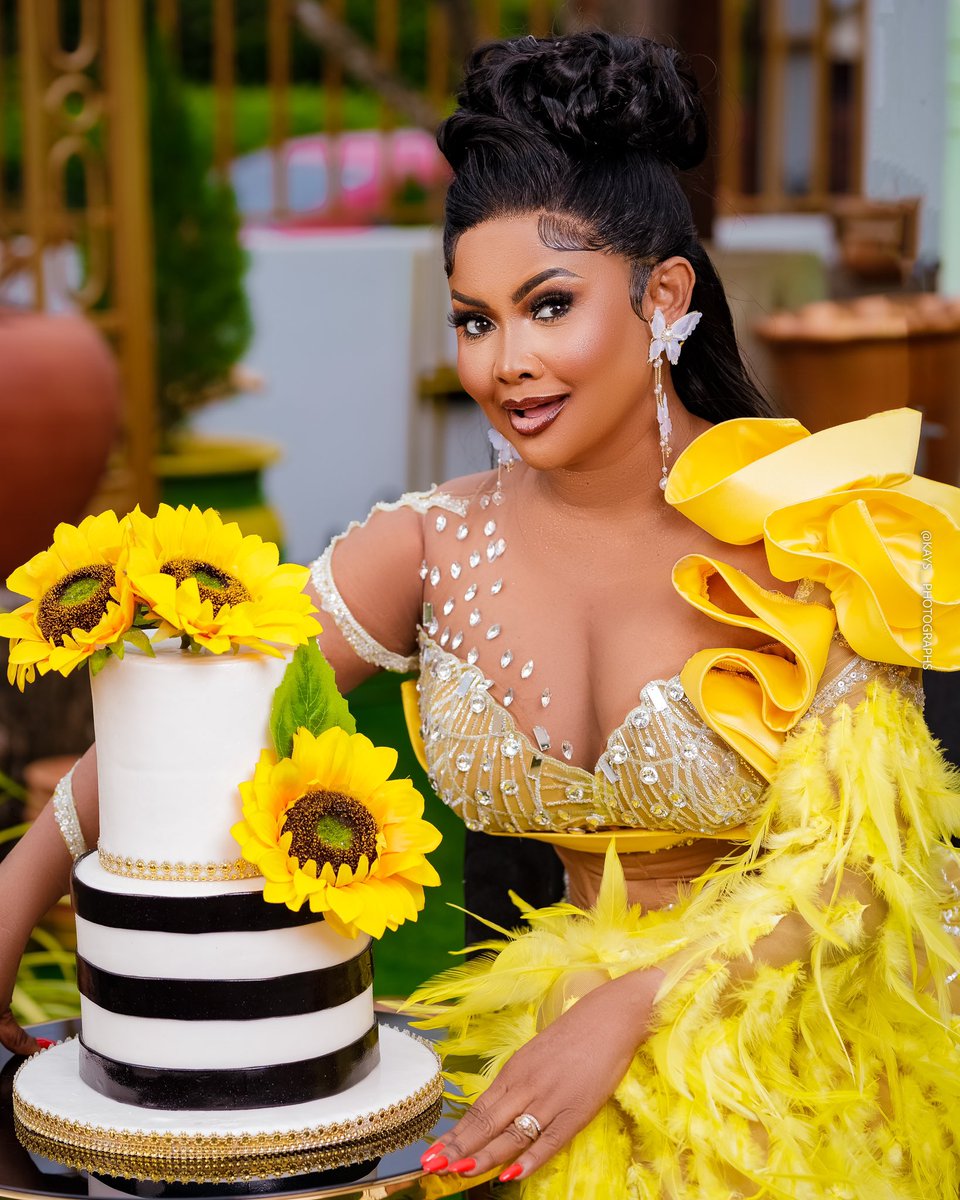 tv3_ghana's tweet photo. Birthday look 💛 📸/Nana Ama McBrown 🎂 

#TV3GH https://t.co/hfW6vmehgj