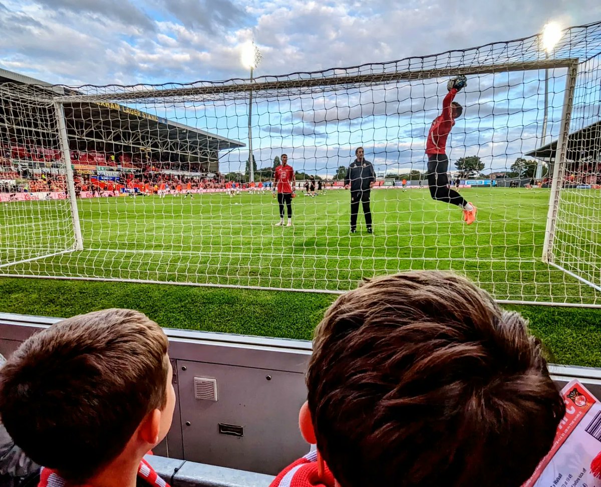 staycwrex's tweet photo. @RMcElhenney My kids first ever time watching @Wrexham_AFC play in the football league - and what a match it was! 🤩 https://t.co/3iKrAbezqP