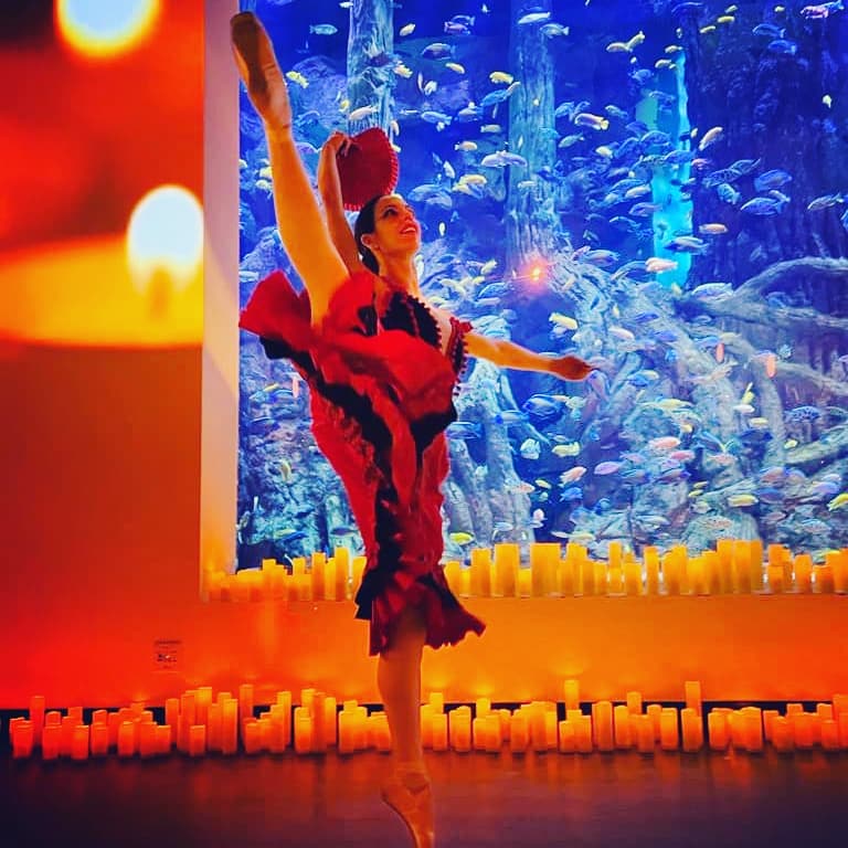 26 de agosto en Fundación Tres Culturas de Sevilla. Candlelight concerts. Un placer actuar con los magníficos Totem Ensemble #dancer #candlelight #totemensemble #nutckraker #swanlake