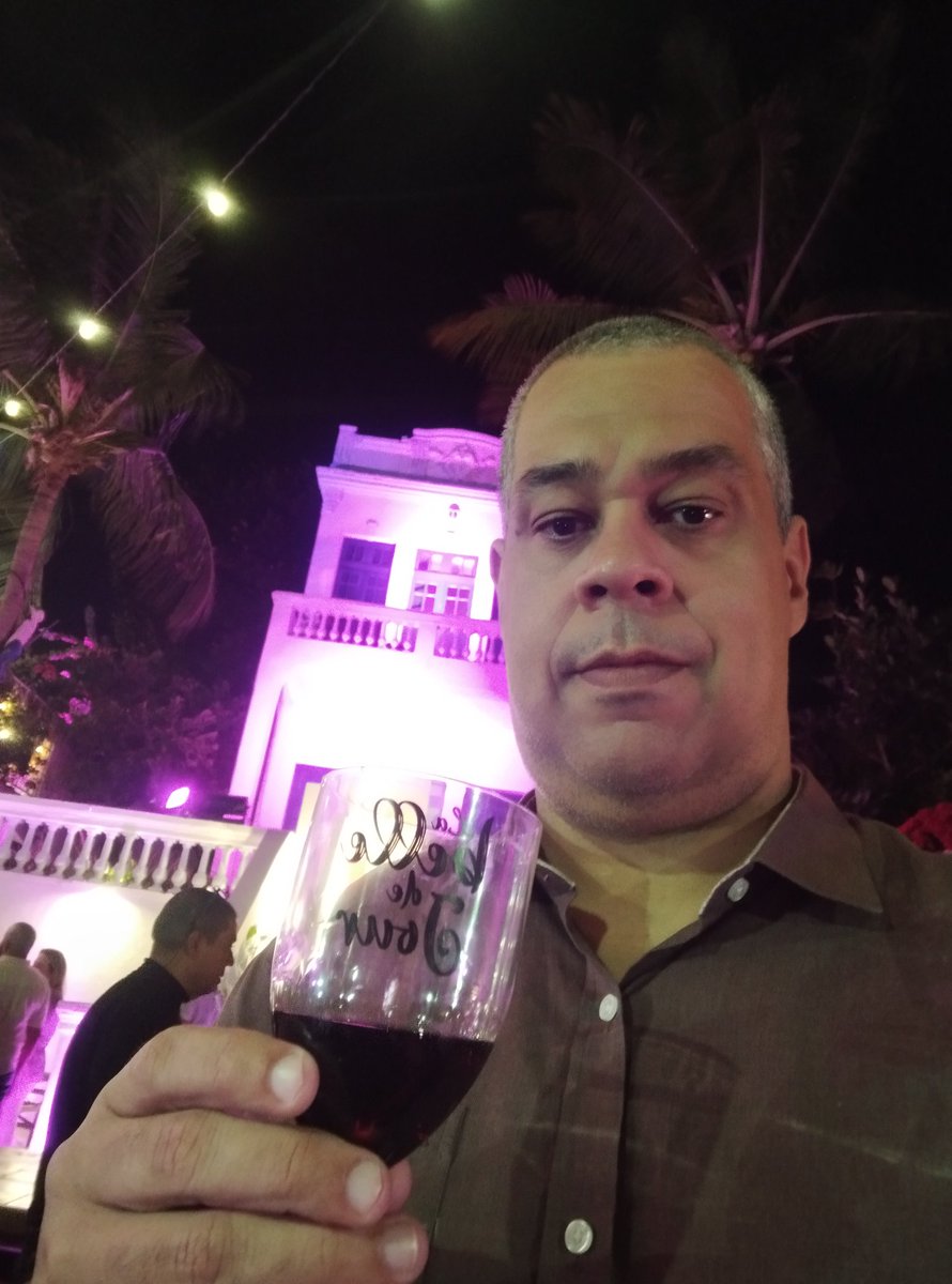 Fred_Borba's tweet photo. O que temos pra hoje? 
#Ficaadica
#Casaestaçãodaluz
#AlceuValença
@WineConceptBra 
#Labelledejour https://t.co/TvEdANhs0t
