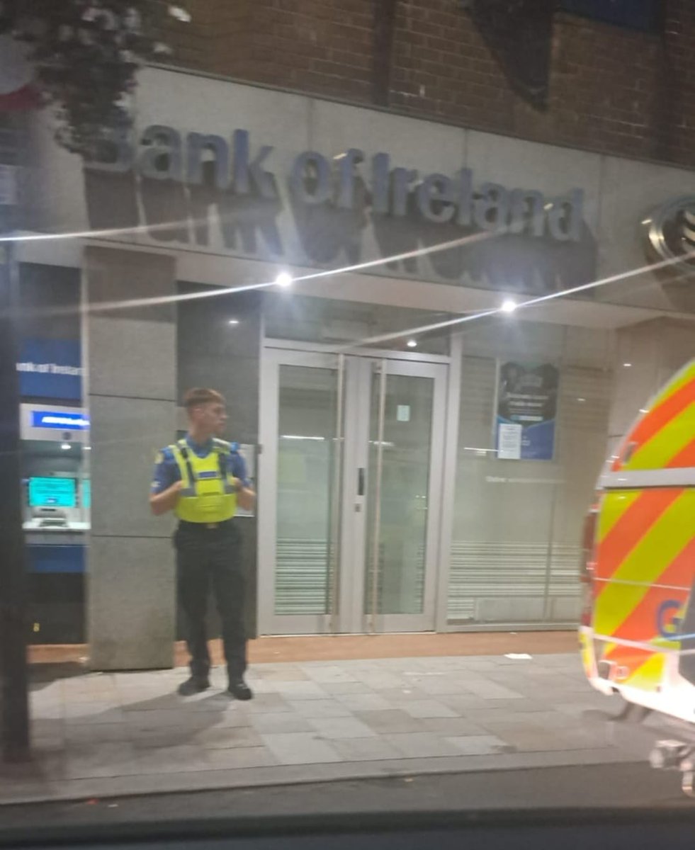 Mick_O_Keeffe's tweet photo. Multiple tourists assaulted in Dublin recently, sexual assaults and generally a violent atmosphere. 

Gardaí? Invisible.

But when Bank of Ireland ATMs start spitting out free cash there's Gardaí everywhere.

Helen cares more about the banks then people's safety.

#ResignHelen https://t.co/Ki8opm47RF