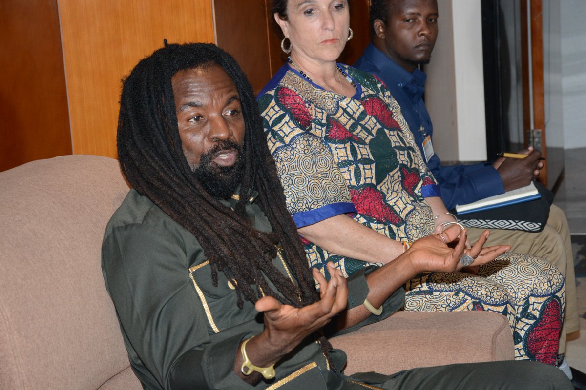 davidnmunene's tweet photo. All in a day's work at #19thAMCEN, progressive engagements abt @UNEP Major Groups & Stakeholders w/ @UNEP_Africa's Director, @RoseMwebaza, AMCEN Pres., Baba Dramé, UNEP's Goodwill Amb. for Africa, @RockyDawuni, @AfClimateSummit organizing team, @ClimateEnvoyKe.
@andersen_inger https://t.co/us1m9QH2Pw