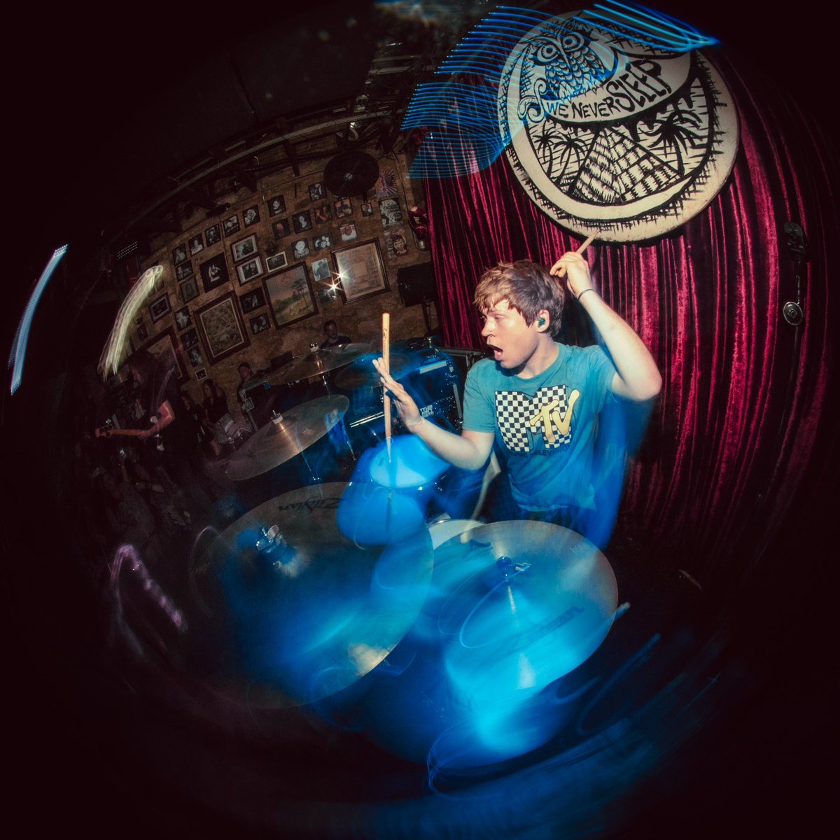 MarcLyleDrums's tweet photo. Playing in Austin, TX at @comeandtakeitlive tonight! 

📸: @kayleescanvas https://t.co/QHsVmwK71M