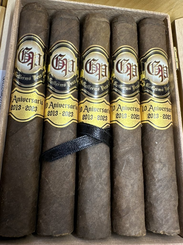 MiamiHumidor's tweet photo. Just a few of the amazing offerings from Las Villas Cigars out of Esteli in Nicaragua!

#miamihumidor #premiumcigars #cigars #nicaraguancigars #nicaragua #miami #guillermopenacigars https://t.co/X2RgswSFgk