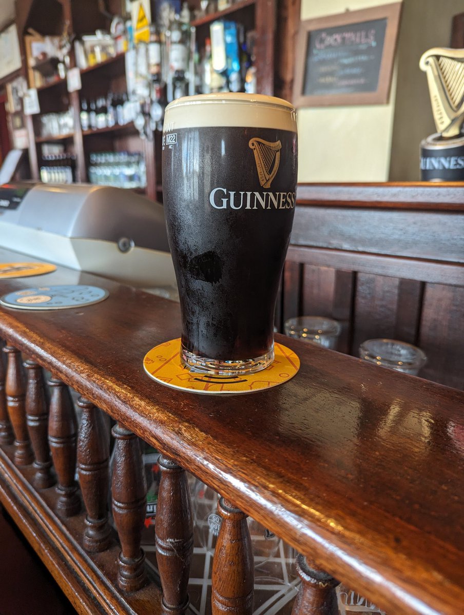 PintsDrank's tweet photo. Guinness,  Jordan's Bar, Waterford, Ireland 😍 https://t.co/NRygbQyl15