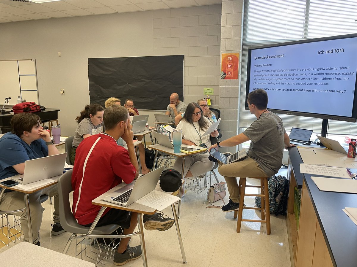 MrsMedinaNHS's tweet photo. 8th and 11th grade US History teachers and Govt/Economics teachers worked hard together sharpening their understanding of historical thinking skills and ensuring instruction and assessments match the rigor of those skills. @QueenieHall1 #RockSolid https://t.co/vWtZx9CjCo