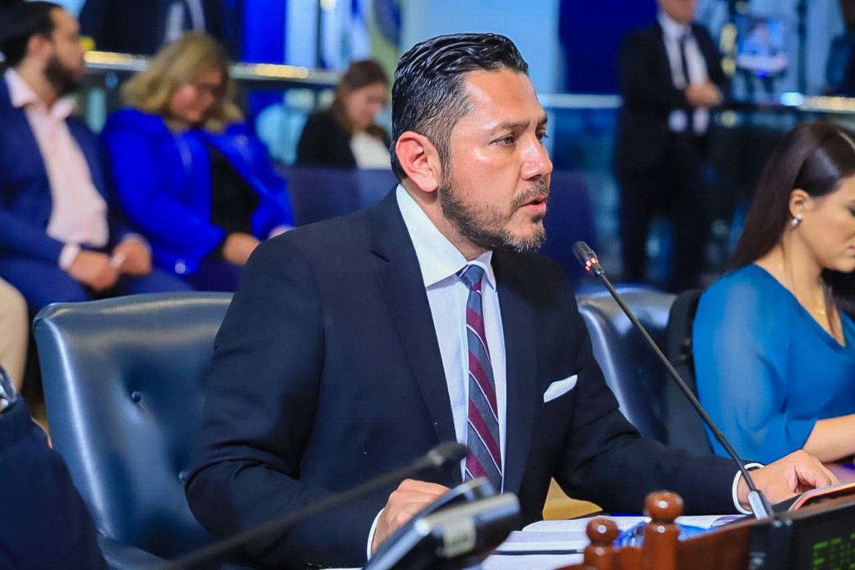 Con estas reformas a la Ley de Servicios Internacionales, se darán pasos históricos en el sentido que generaremos más y mejores fuentes de empleo para los salvadoreños.

#Plenara118