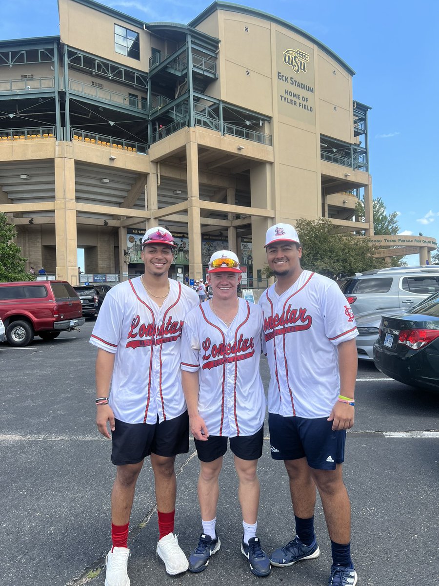 tnalle3's tweet photo. Elgin Boys…still loving the game, from 8u to Collegiate summer ball! 💙💙💙NBCWorldSERIES https://t.co/PPTYfDJIoj