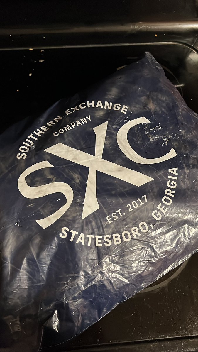 allisonholladay's tweet photo. Nothing like coming home to a new @SXCStatesboro package. I may live in Maine now but I’ll always support my Eagles! #HailSouthern https://t.co/b2T5XDkvzv