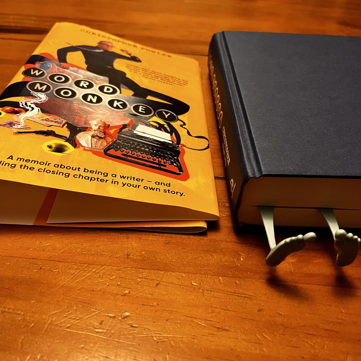 koolard's tweet image. Hardback book lovers! Dust jacket always on – or naked as a jaybird?

I’m sitting firmly on the fence here.

#hardbacks #books #dustjacket