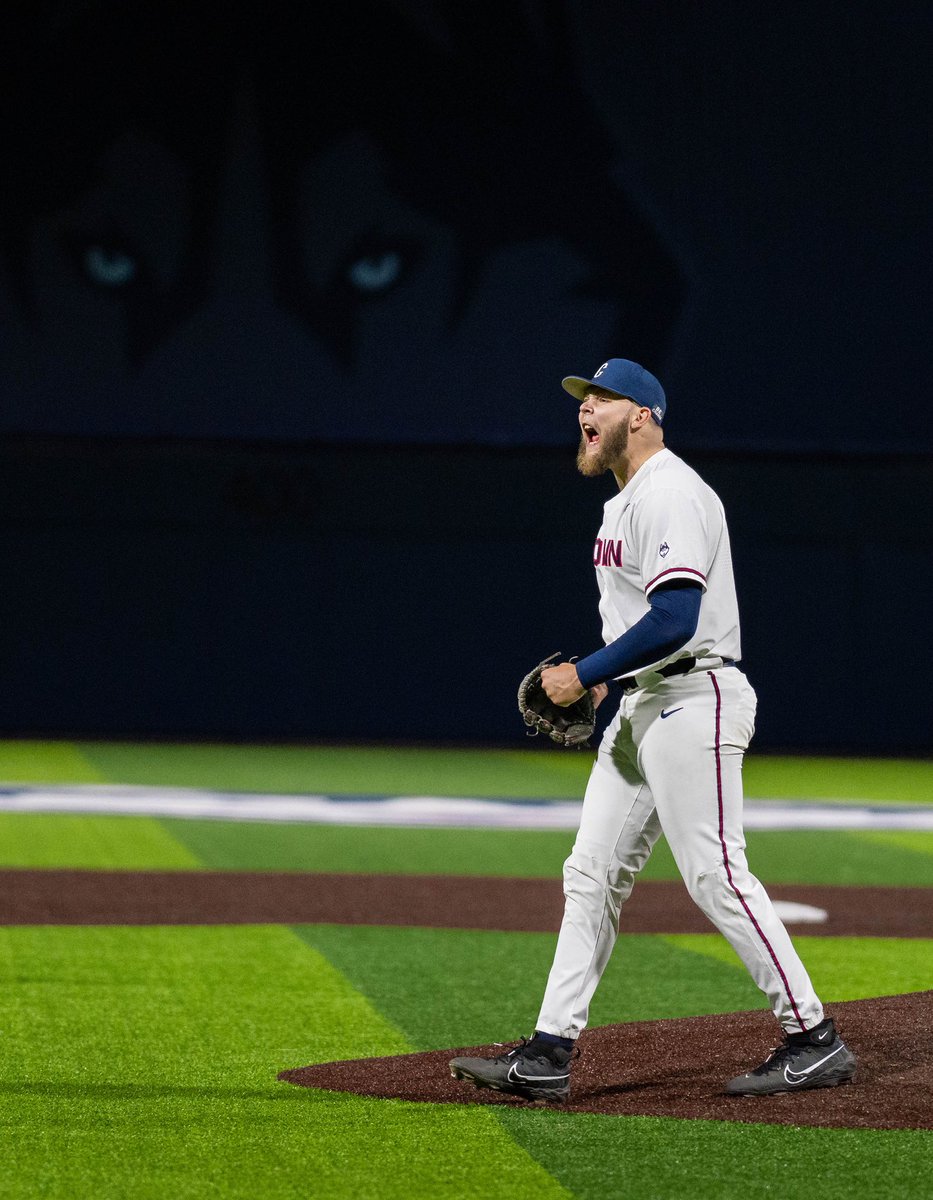 UConnBSB's tweet photo. 13 days away… All 👀’s ahead! 

#HookC https://t.co/YicPS86Yex