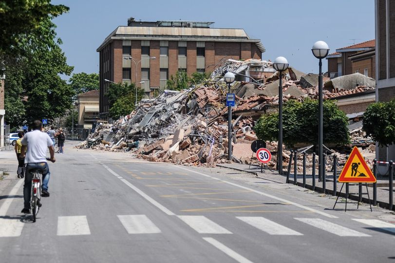 FireInsuranceCA's tweet photo. If your home becomes uninhabitable due to earthquake damage and you must live elsewhere temporarily, earthquake insurance can cover additional living expenses. Get free earthquake insurance by visiting us at https://t.co/ZAplGkg62W.
#EarthquakeInsurance
#InsuranceCoverage https://t.co/FWS35HmB2y