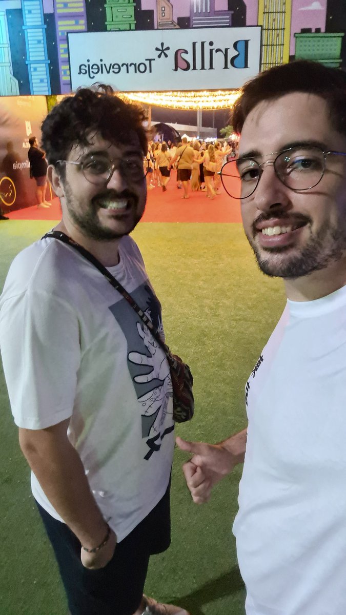 ThisEduPls's tweet image. A ver. @galdervaras con mi querido 💚🤘🏻 @Esquit__