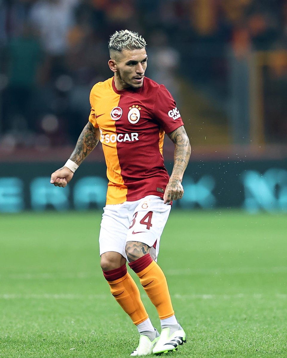 LTorreira34's tweet photo. Let's go Gala! 💪🔥⚽
#ChampionsLeague #NextPhaseQualified #ThanksFans #WillBeBackStronger
#LT34💛♥️🇺🇾⚽️ https://t.co/PmUZTW3MGc