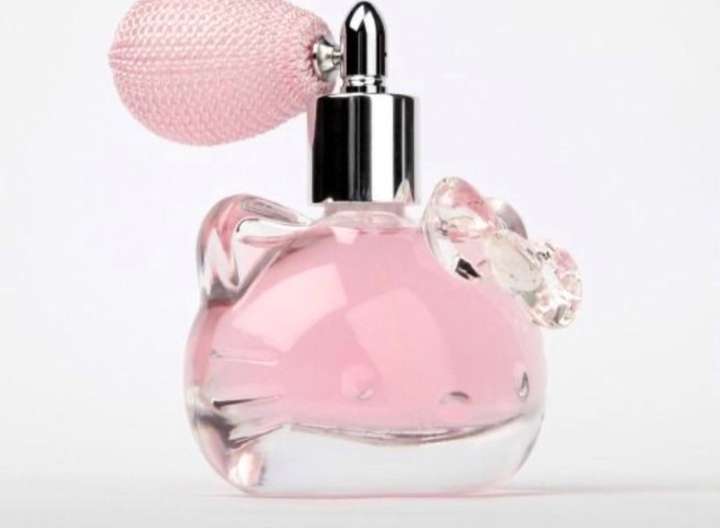 piinkimi_'s tweet photo. hello kitty perfumes https://t.co/l7SkQitgr8