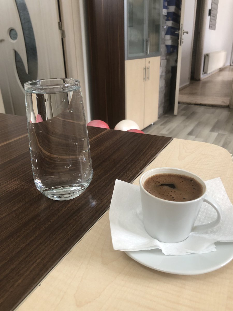Gece gece ayık olmak lazım 🌙☕️