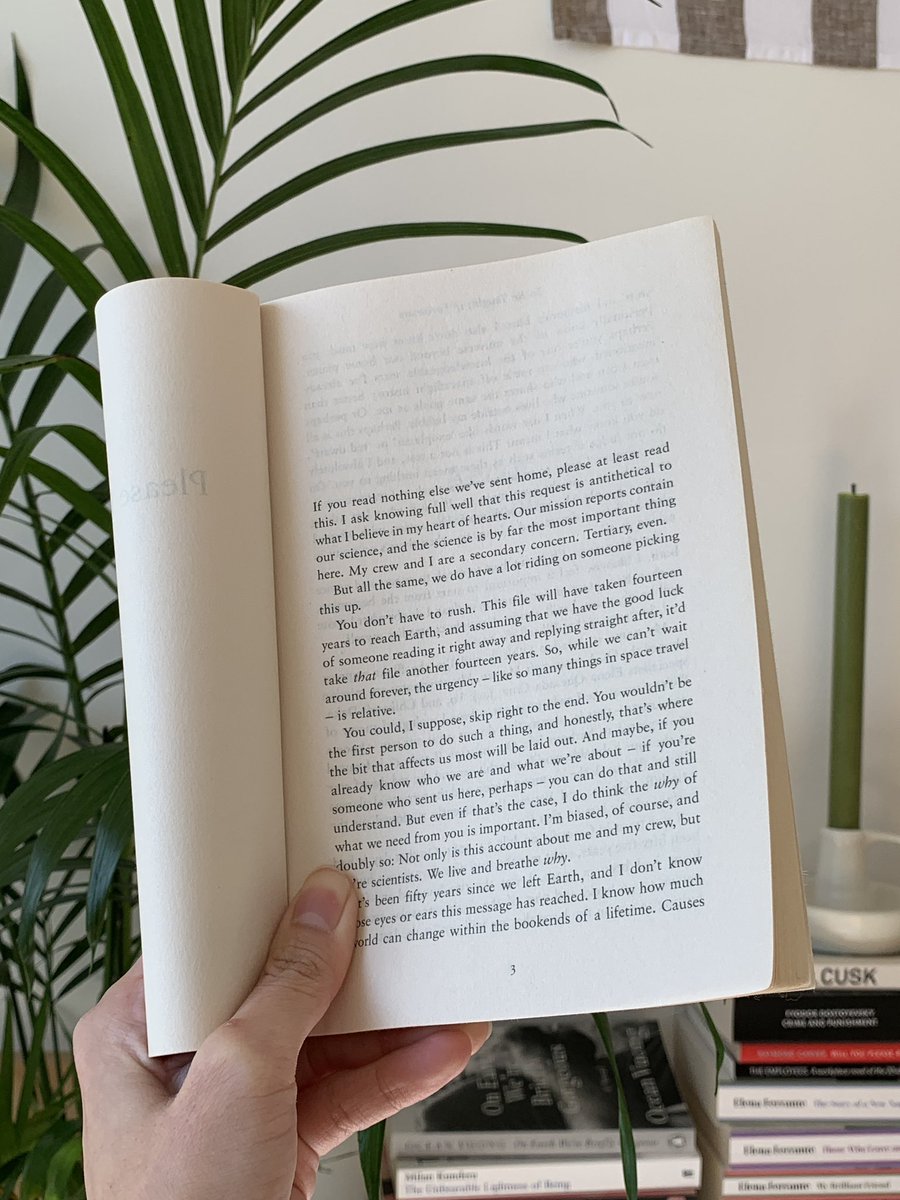 chloeprw's tweet photo. เราชอบมาก to be taught, if fortunate ของ becky chambers เป็น cozy sci-fi ทีมนักวิทยาศาสตร์ 4 คนไปสำรวจดาวใหม่ๆ เนิ้ดเลยเล่มนี้ ชอบที่ตั้งคำถามกับการสำรวจ มัน ethical มั้ย ทำเพื่ออะไรและเพื่อใคร แค่130หน้าแต่อิ่มใจ มีการค้นพบ มีปัญหา มีผิดหวังและก็มีความหวัง ภาษาดี โทนการเล่าละมุน https://t.co/piRqVJLmuO