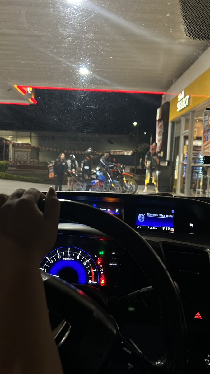 Esperar que pase el trafico más VRG de villa nueva🙄🤬