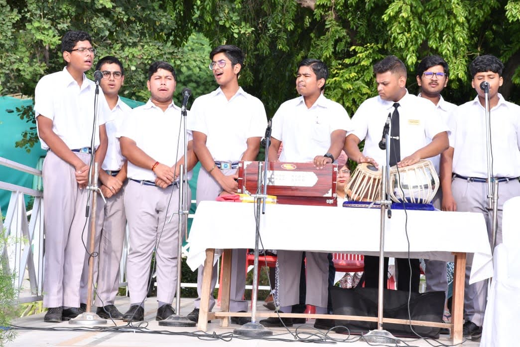 vnbpspilani's tweet photo. Independence Day 2023 celebrations at Birla Public School, Pilani.

#betpilani #bestboardingschool #vinoba #vinian #bpspilani #boysboardingschool #residentialschools #rankingschools #schoolsinrajasthan #pilanischool #Registrations #RegistrationOpenNow #independenceday2023 https://t.co/xErCvNJgnS