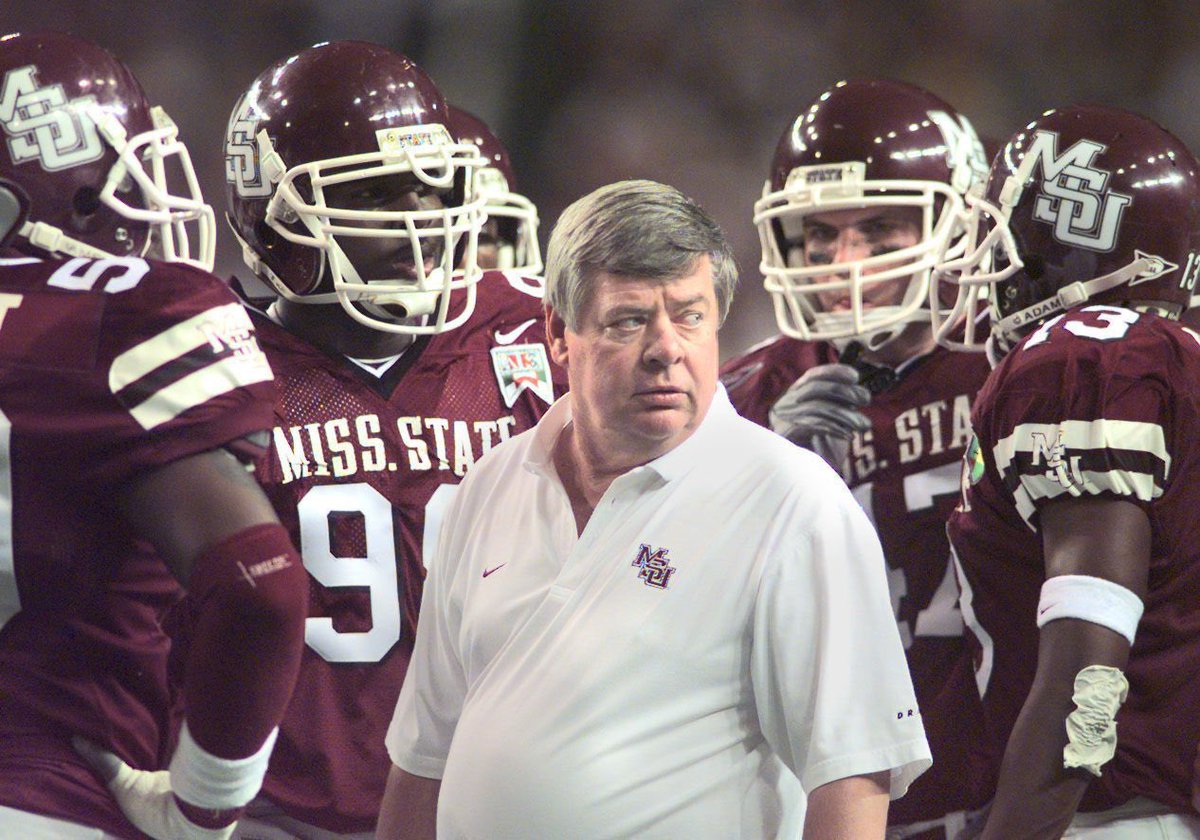 cparker06's tweet photo. @hailstateunis What were the patches under the Nike logo? https://t.co/wOThPnBWTY