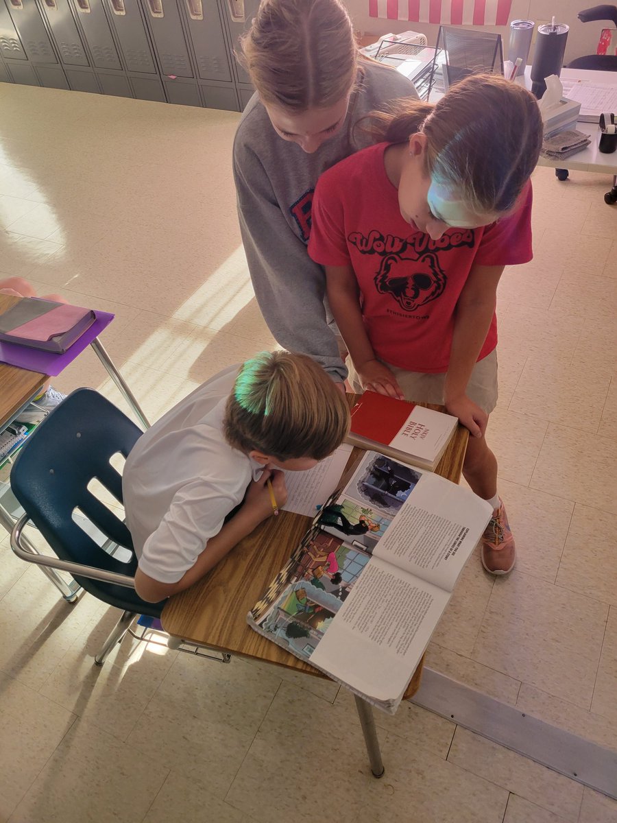 leevwilson711's tweet photo. 6th grade Bible @RossvilleAcad learning about how our "Big Story" can affect our world view. We examined how what you believe in  affects what you see. #RCALearns #thisisRtown https://t.co/Jl3oTsq8LD