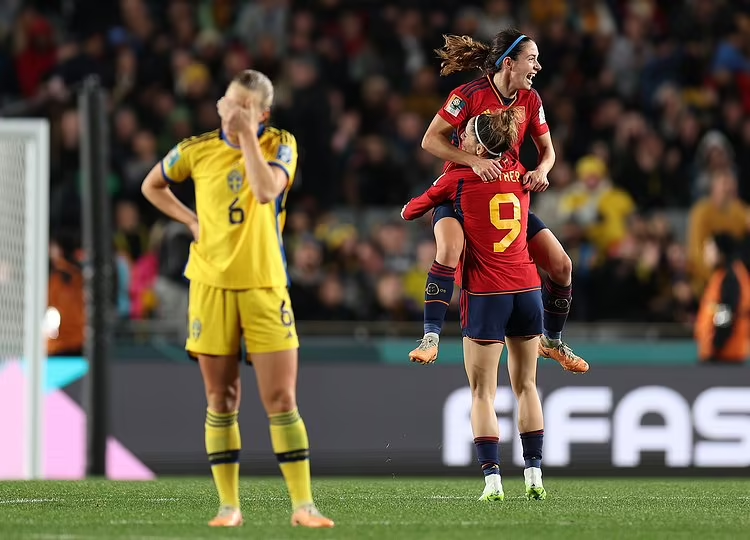 billybilly15626's tweet photo. Spain win against Sweden 2-1 so Spain will take on the winner of England vs Australia tonight in the finals!👀
#WWC2023 #SpainVsSweden #australia #WomensWorldCup2023 https://t.co/jrcfpYxG8b