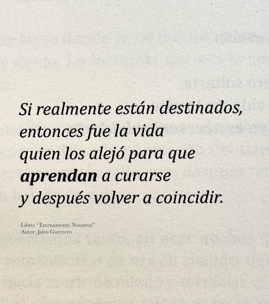 JaiiWriter's tweet photo. Libro: “Eternamente Nosotros” 📗 https://t.co/pKbVNEcEky