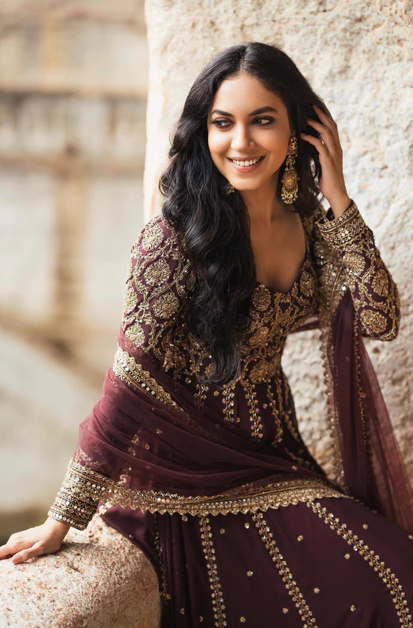 F3n4m5gXIAImpJt?format=webp&name=900x900