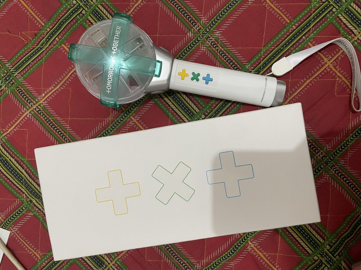 AndreaGiunia's tweet photo. HELP RT 

WTS LS BTS LS TXT LS NCT 

500K/Ea nego bisa oren paylater 
Armybomb dan moabong pernah dipakai konser ✅
- PC 
Dom Malang Jawa Timur 
All goodcond bisa condi via whatsapp https://t.co/t0Zc4gA8Qe