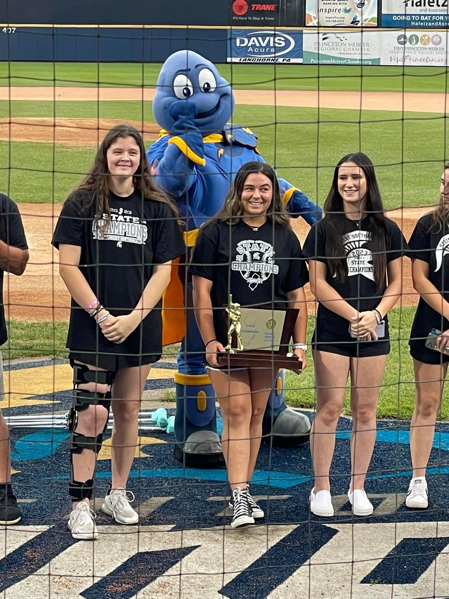 Steinert Softball State Champions were honored at Trenton Thunder. 💚🤍💚🤍 @HTSD_Steinert @spartnprincipal @WeAreHTSD