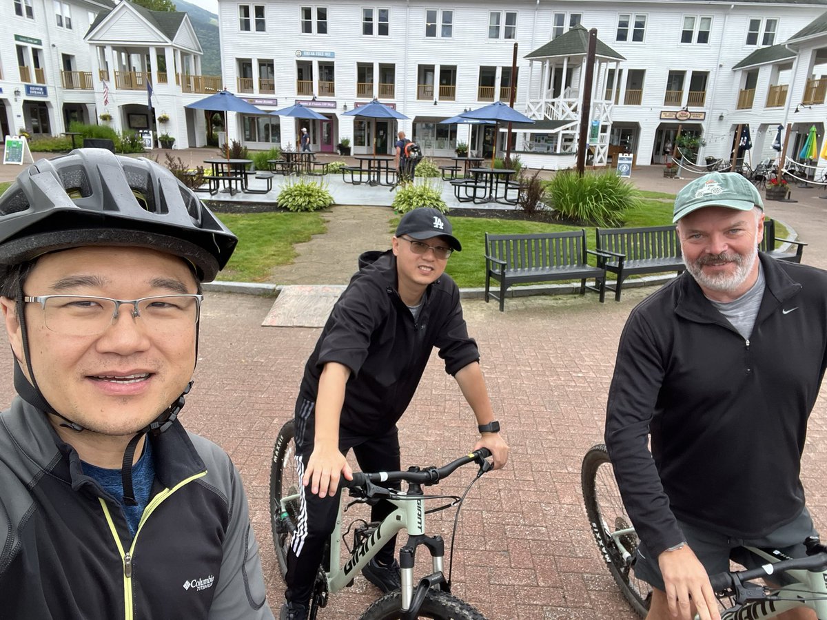 Chilling at the <a href="/GRClung2023/">GRClung2023</a> <a href="/LabStripp/">BarryStrippLab</a> <a href="/ivonyao/">Changfu Yao</a> @WestPhillyTough