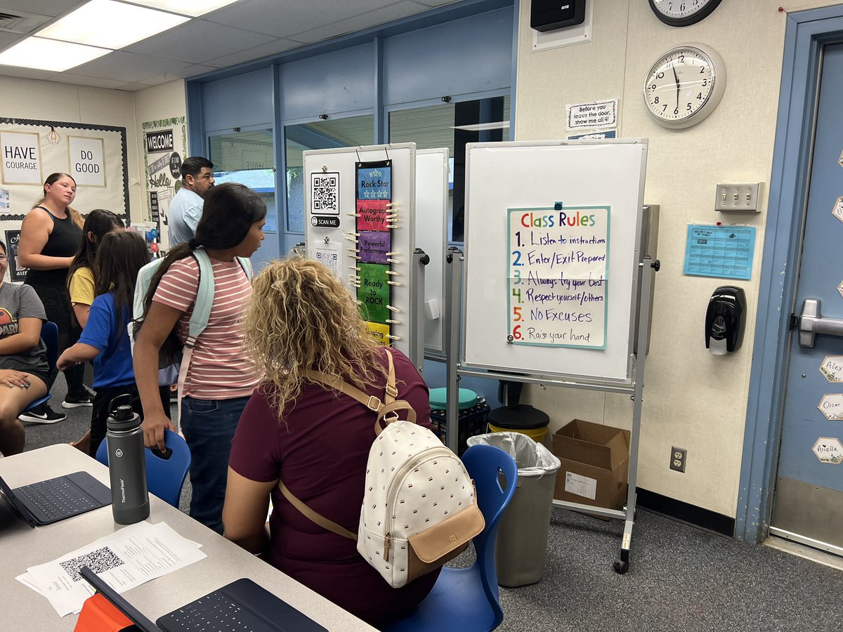 DavidShimer1's tweet photo. The Burton Elementary Back to School Night had lots of parents and students come out even though the heat was intense outside.  I was impressed with the very informative and welcoming messages from the classrooms that I stepped into.  Proud of the Bullpups! #BurtonExperience https://t.co/NSHtC6Z3W0
