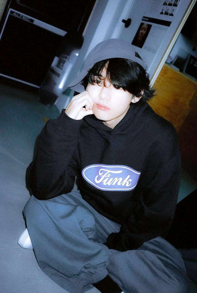 college boyfie ♡̷̷ ˖ ⋆ °