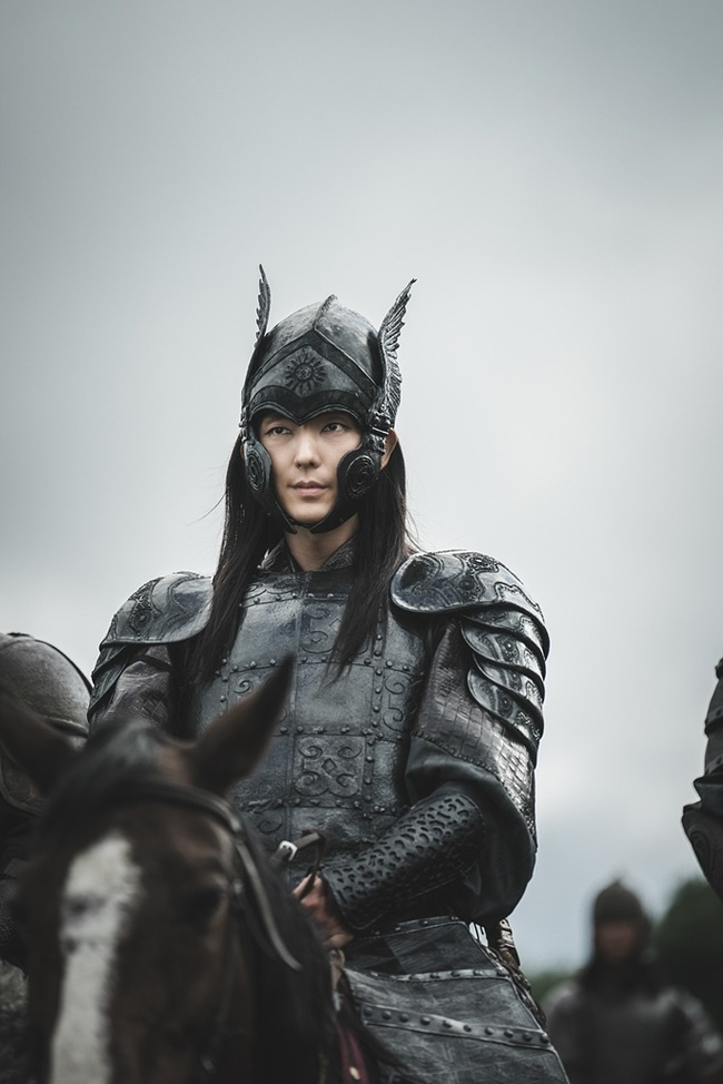 Lee Joon-gi on taking dual role as Eunseom and Saya: 