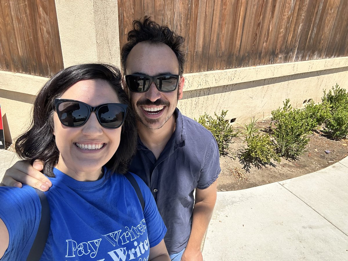 JessieStegner's tweet photo. We saw Florence Pugh and I sweat
through my shirt! #WGAstrong #SAGAFTRAstrong https://t.co/yxZk5ccmKx