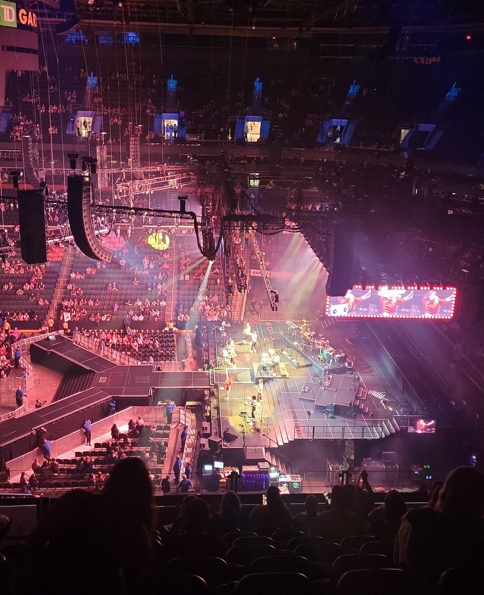 La scène officielle de la tournée