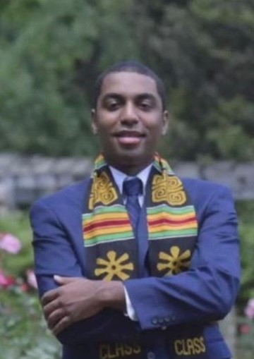 SeattlePD's tweet photo. MISSING: Jared, 27 y/o Black male, 5’6’’, 160lbs, black hair &amp; brown eyes. Last seen near the 200 block of 16th AV. May be driving a white 2022 Volkswagen Tiguan with DC plates. Please call 911 if seen. https://t.co/PPi6zspNFY
