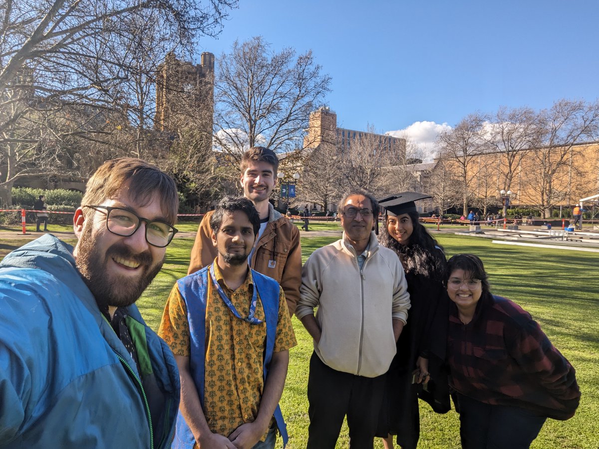 Congratulations to our most recent Hons graduate Shagun Batish who graduated yesterday!